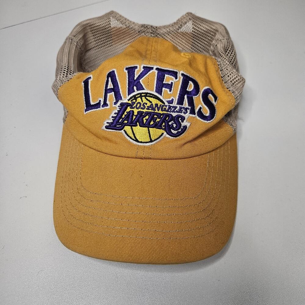 Vintage LA Lakers Yellow With Beige Mesh Snapback Hat Cap Fan Favorite Trucker